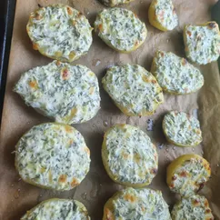 Картофель на гарнир с греческим соусом