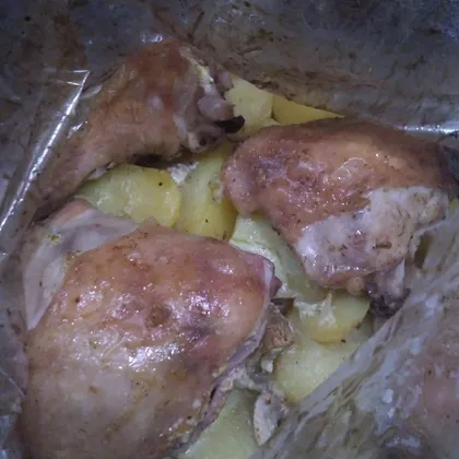 Куриные окорочка с картошкой в рукаве