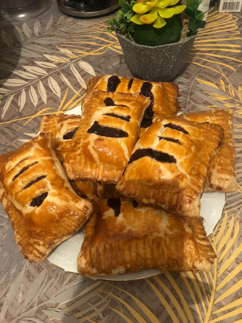 Слойки с начинкой из микс ягод 😋 Не ПП
