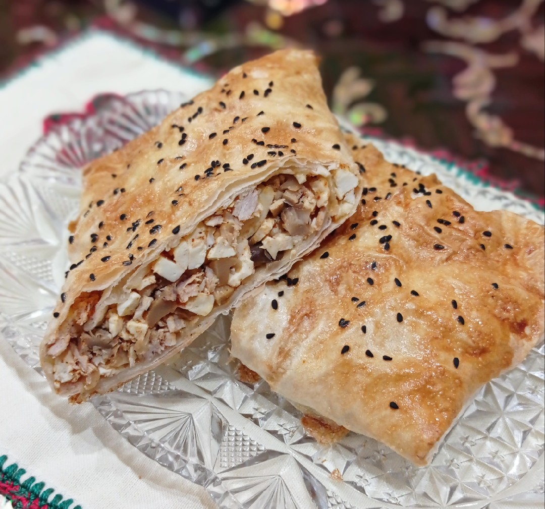 Рулет из лаваша с адыгейским сыром и грибами