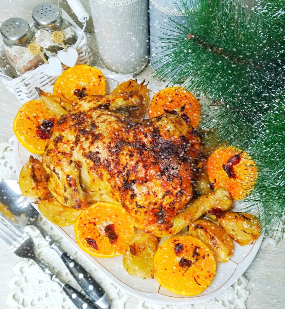 Новогодняя курочка с мандаринами и вяленой клюквой