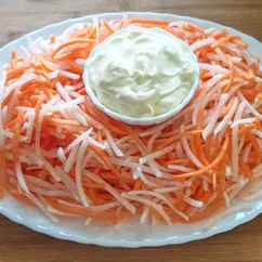 Салат из дайкона и моркови