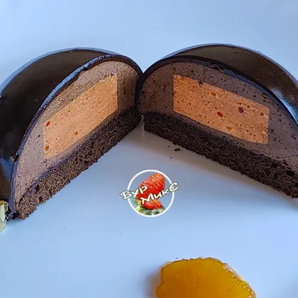 Муссовые пирожные Апельсин в шоколаде в чёрной зеркальной глазури