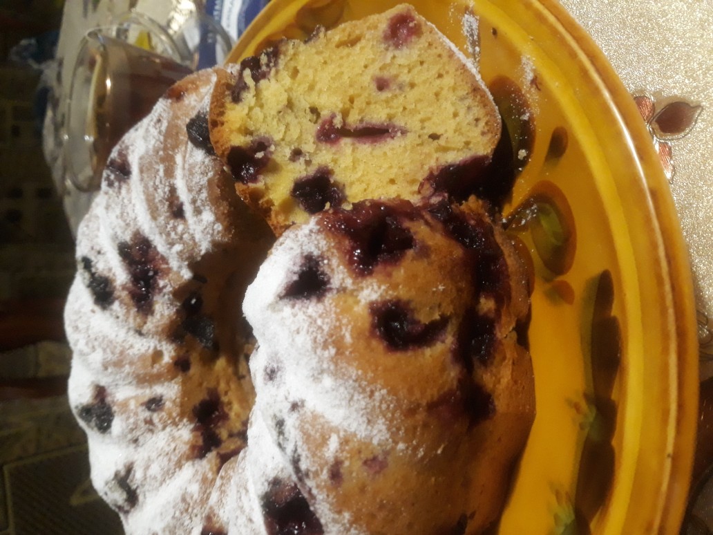 Кекс со смородиной