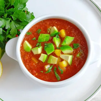 Raw-суп с вялеными помидорами и кинзой