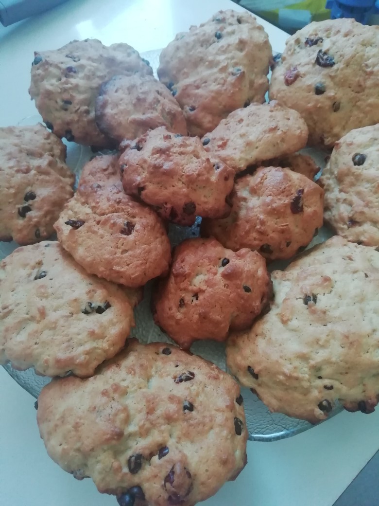 Печенье с вишней и капелькой шоколада 🍫🍒🍪