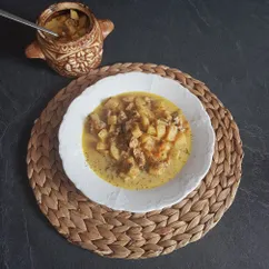 Картошка в горшочках с курицей и грибами