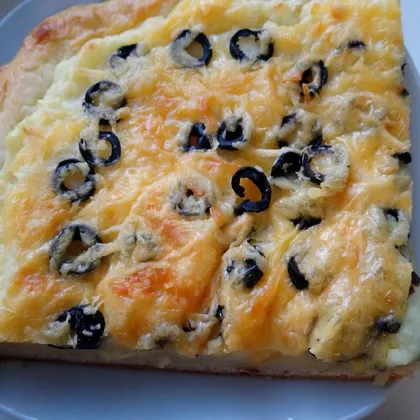 Картофельный пирог с сыром и маслинами