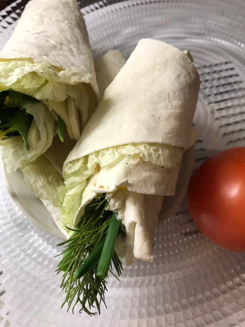 Кулечки из лаваша с зеленью и сырами