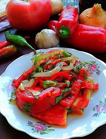 Маринованные помидоры дольками «Острые»
