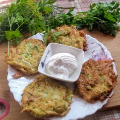 Кабачковые оладушки с капустой и зеленью 🤗