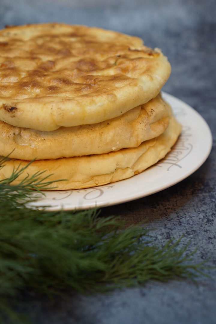 Лепёшки с творогом и зеленью