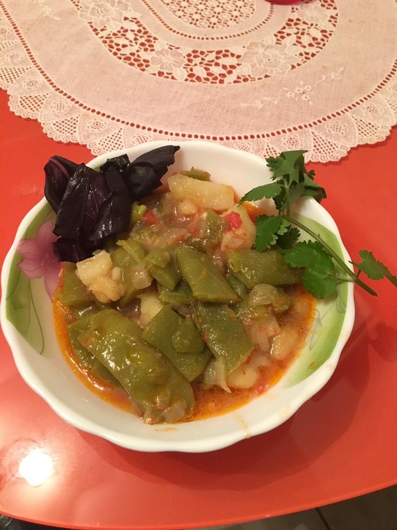 Стручковая зелёная фасоль с овощами