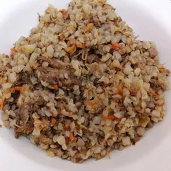 Гречка с тушенкой