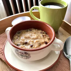 Овсянка на соевом молоке с изюмом и кокосовым маслом🥛(vegan 🌱)