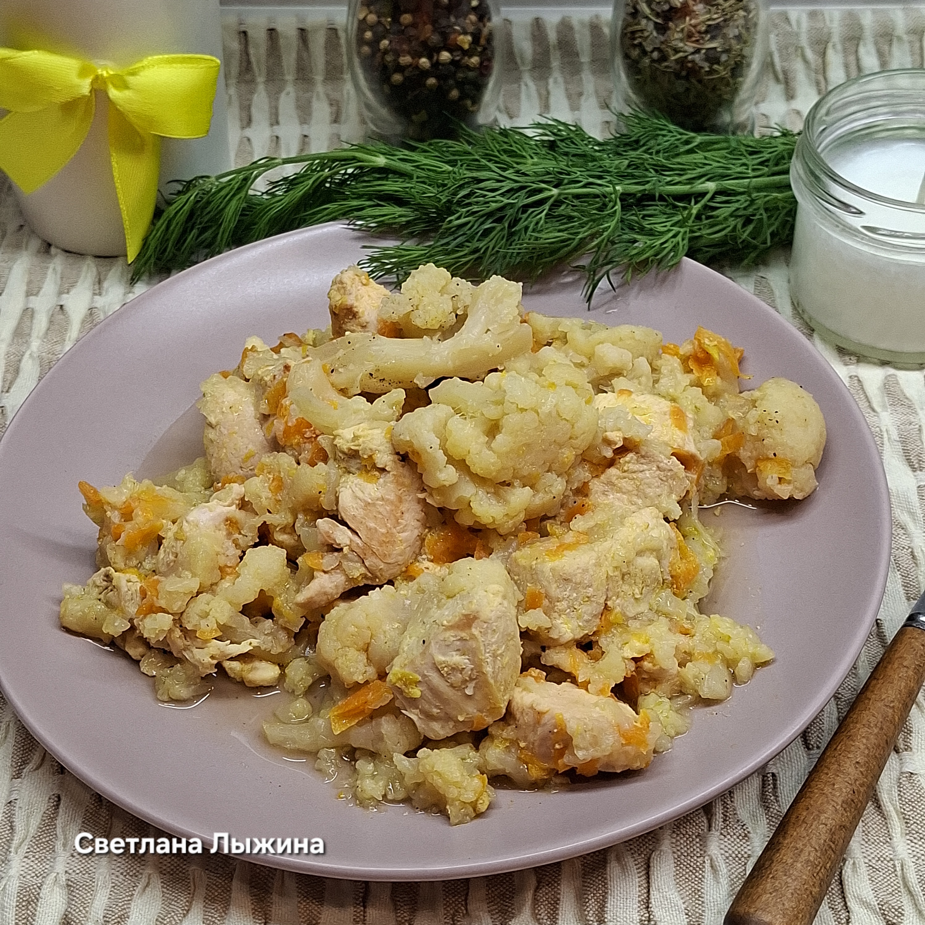 Курица с цветной капустой в мультиварке 