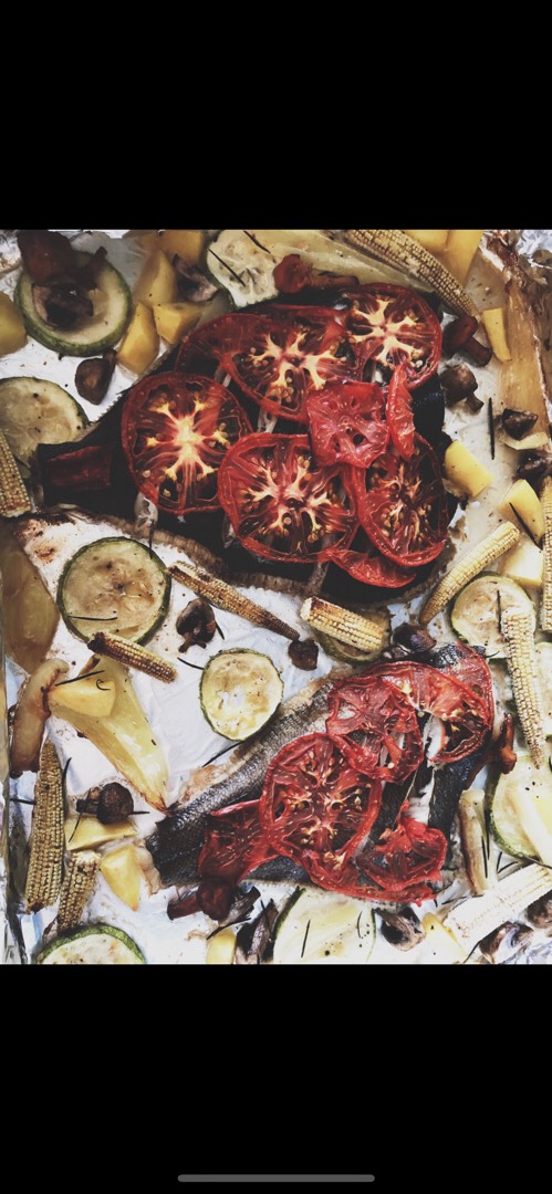 Камбала с овощами