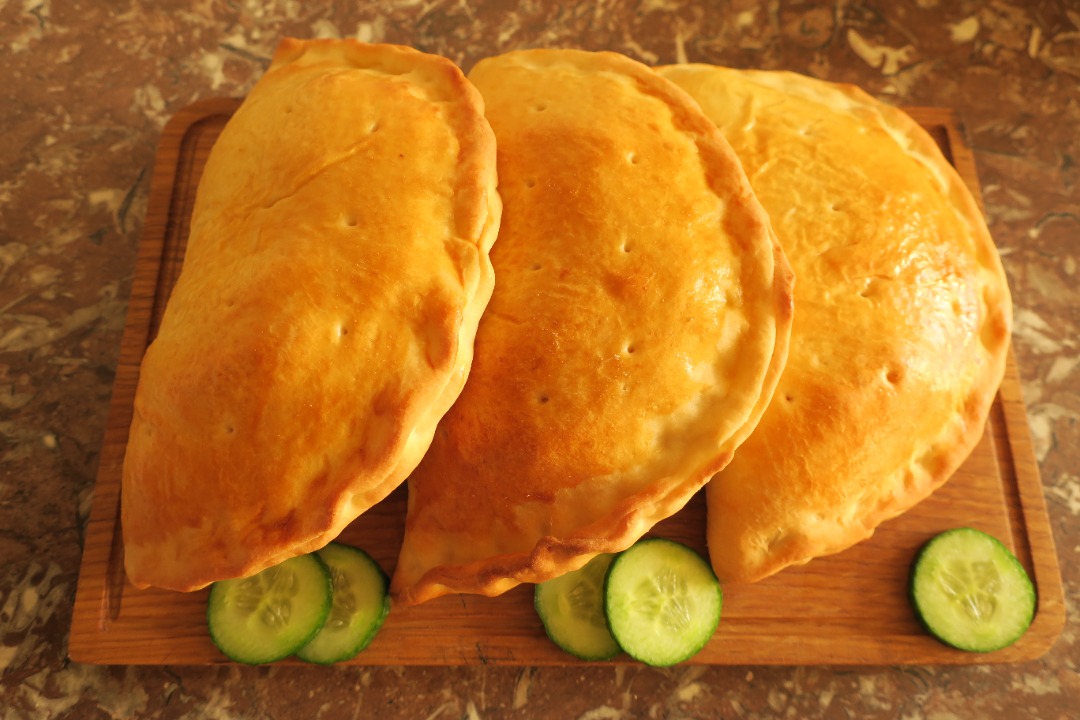 Хачапури с сыром и яйцом
