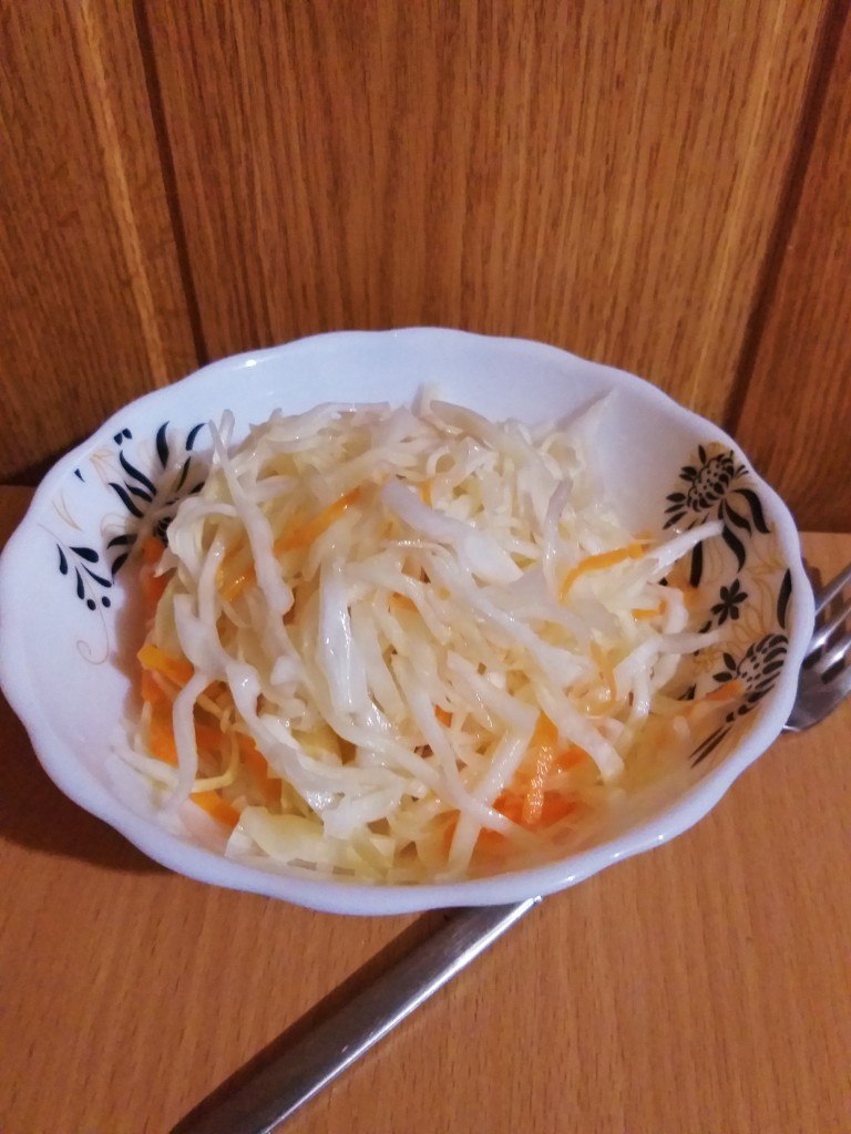 Хрустящая капуста, маринованная с куркумой