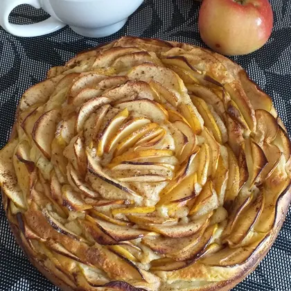 Творожный пирог с яблоком и корицей