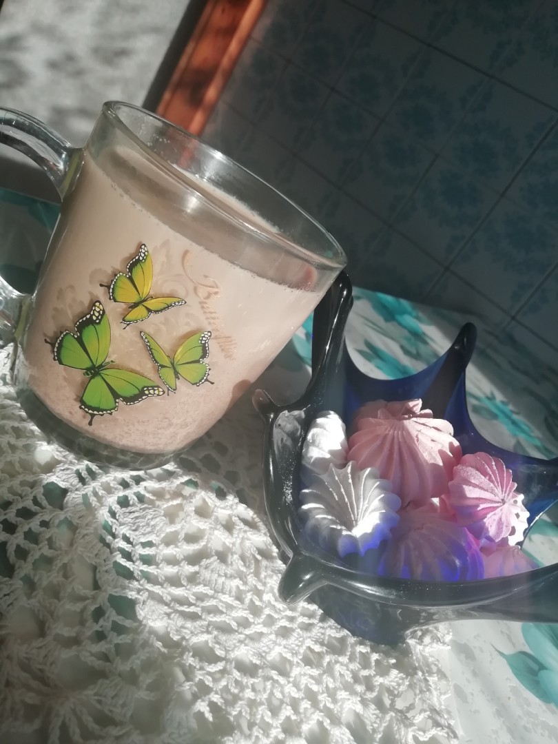 Кофе-Макиато на молоке с корицей и ванилином😋