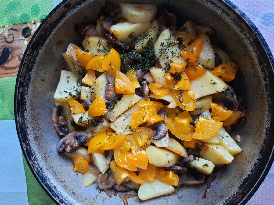 Картошка мясо грибы помидоры в духовке по французски рецепт фото пошагово и видео
