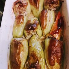 Перец, фаршированный рисом и фаршем