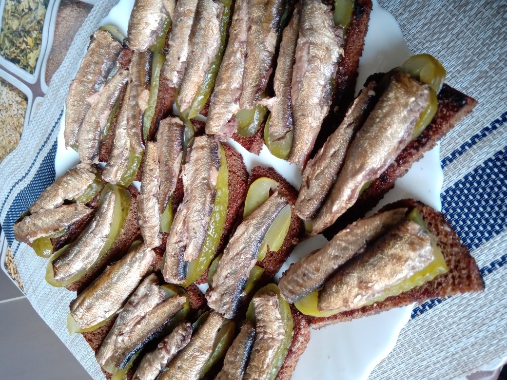 Бутерброды со шпротами🐟
