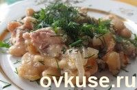 Салат с рыбными консервами и фасолью