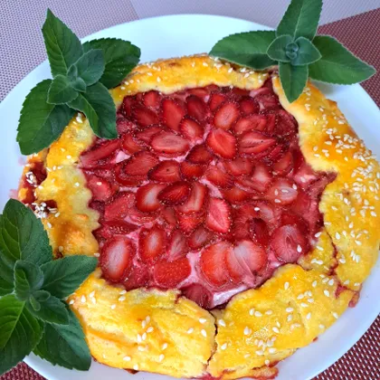 Творожная галета с клубникой 