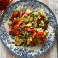 Омлет с кабачком, перцем и помидорами