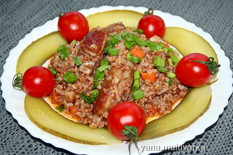 Бараньи рёбрышки с гречкой