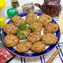 Котлеты из куриного фарша с сыром и зеленью