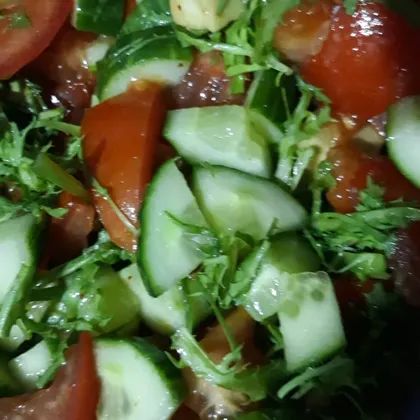 Салат овощной с авокадо