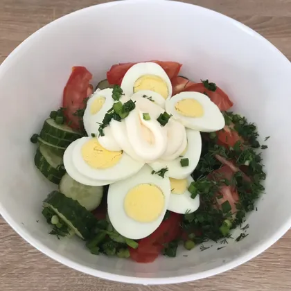 Свежий салат 🥗 с яйцом 🥚