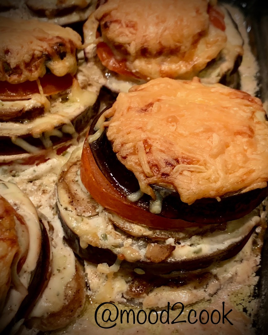 «Башенки» из баклажан с грибами и помидорами