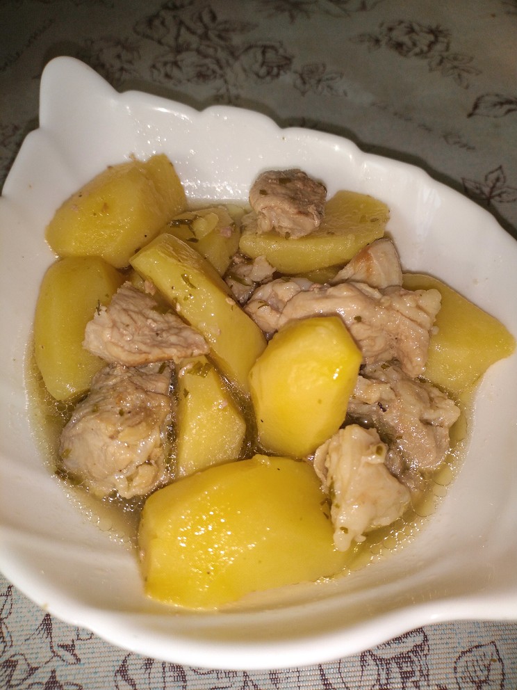 Тушеная свинина с картошкой в мультиварке рецепт с фото пошаговый от Наталия - конференц-зал-самара.рф