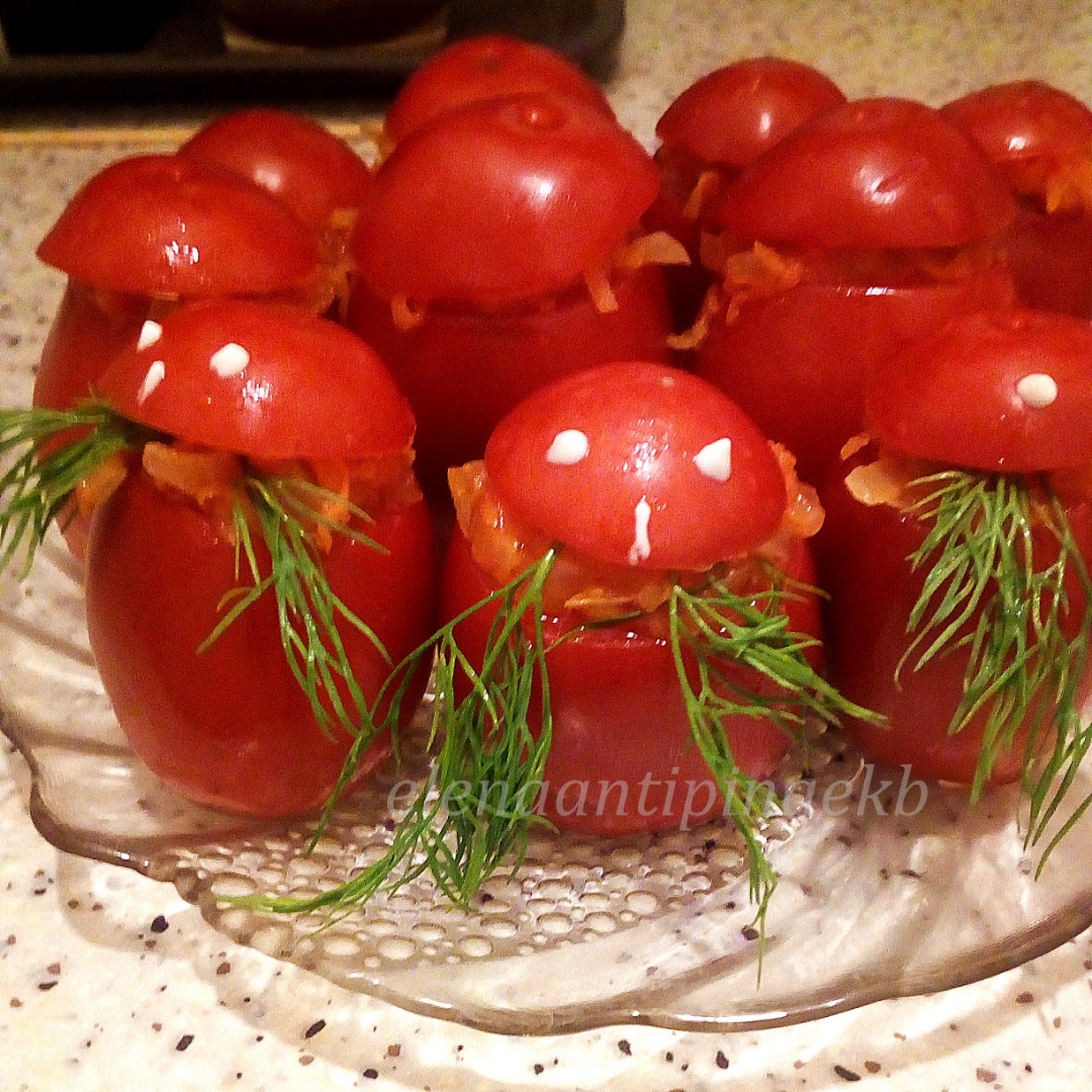 Салат из помидоров с луком «Пальчики оближешь»