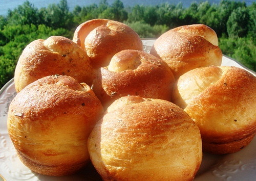 Закусочные булочки с беконом