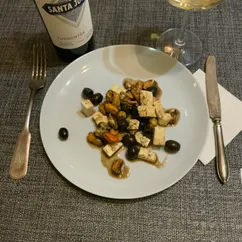 Салат из мидий с адыгейским сыром