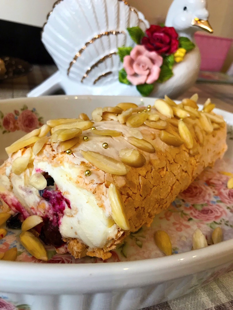 Меренговый рулет