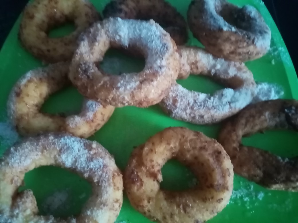 Жареные творожные пончики на сковороде в масле простой рецепт пошаговый