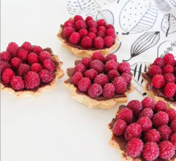 Тарталетки с малиной