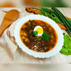 "Зелёный" борщ на косточке 🍲