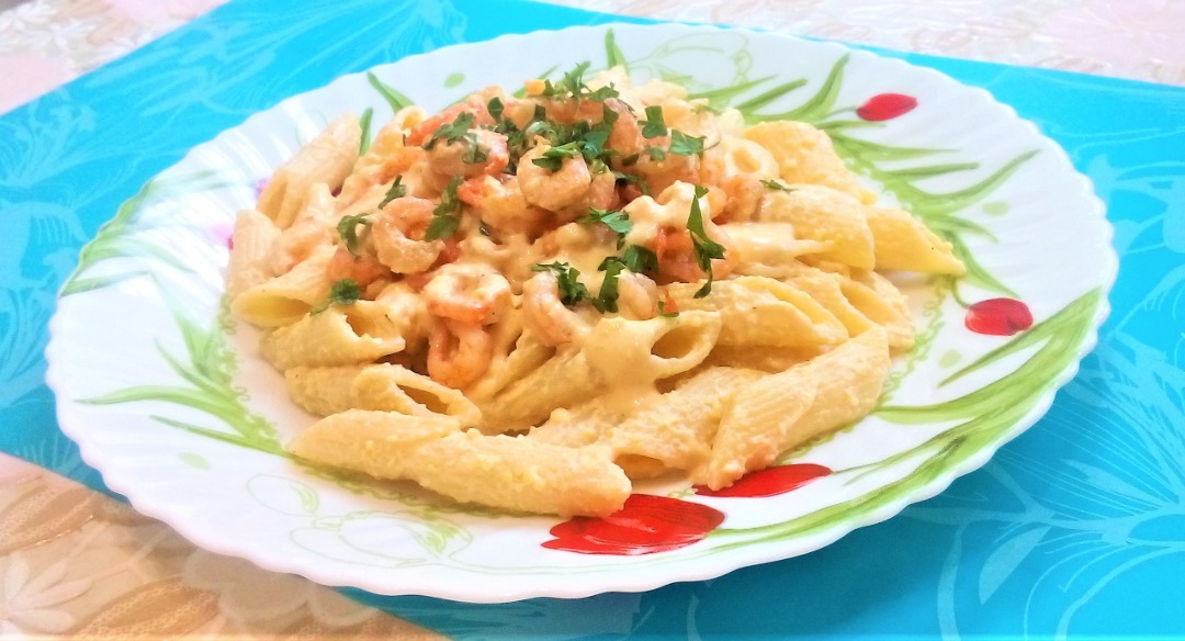 Рецепт: Креветки в чесночно-сливочном соусе - с укропом