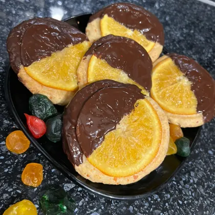 Творожное печенье с апельсином и темным шоколадом