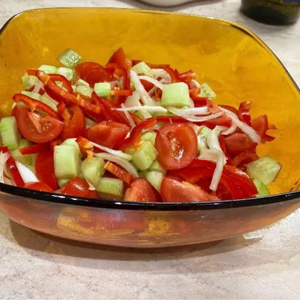 Витаминный салат из свежих овощей с маринованным луком🍅🥒🌶🧅