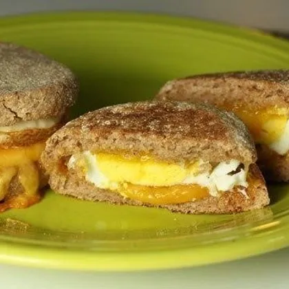 Милашки-бургеры с яичницей и сыром