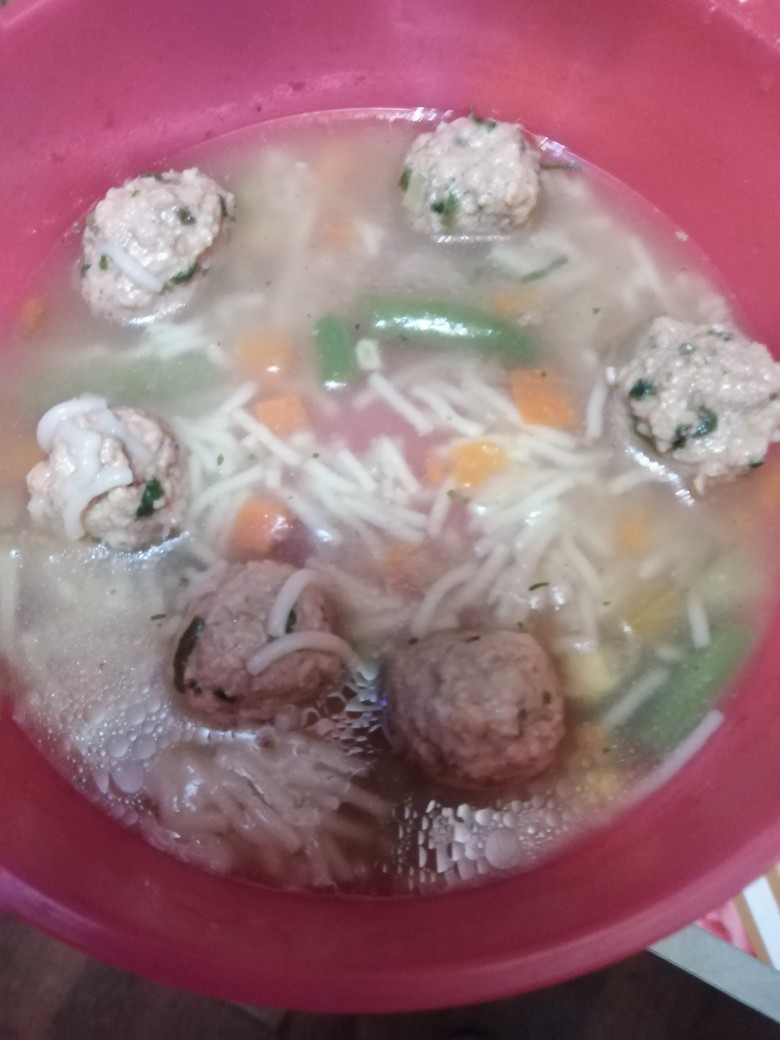 Экспресс-Суп с овощами, томатными фрикадельками и вермишелью