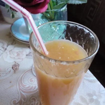 Персико-грейпфрутовый сок с медом